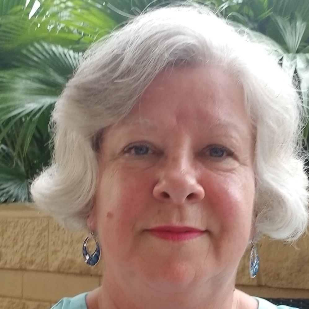 Meet your Posher, Leslie